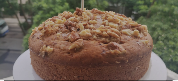 Banana and walnut cake